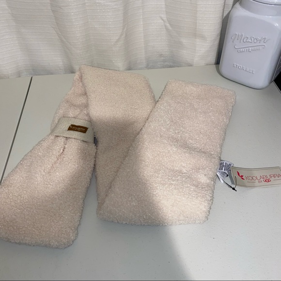 UGG Accessories - Ugg scarf by Koolaburra